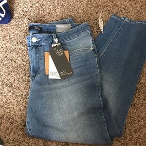 NWT previve blue jeans